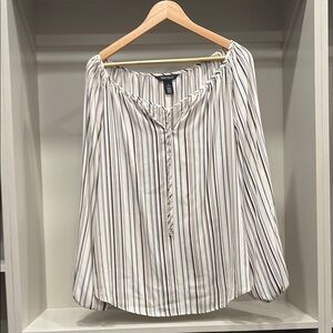 White House Black Market Buttoned 3/4 Sleeve Blouse